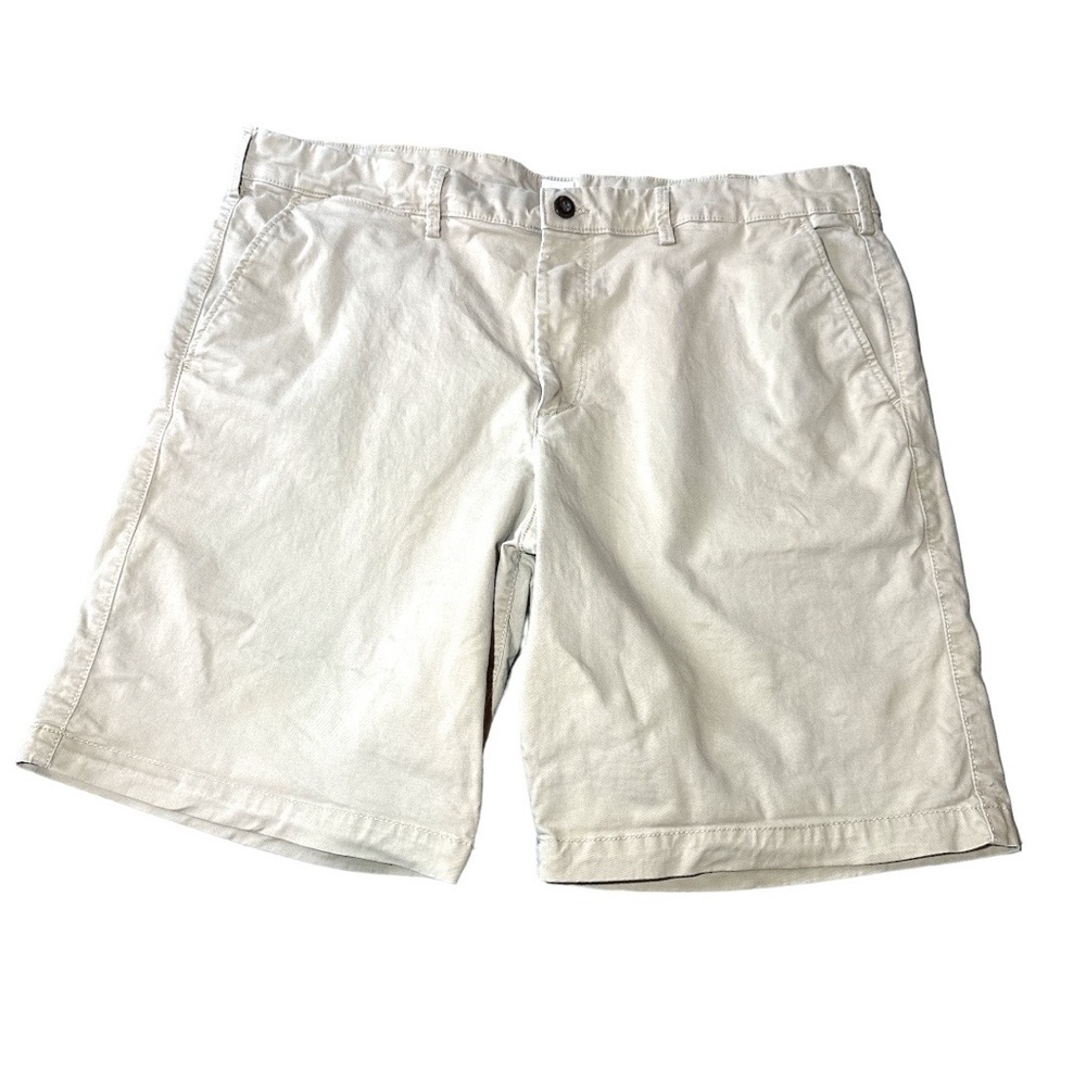 Gap Khaki Shorts Waist 38 Inseam 10 Inch